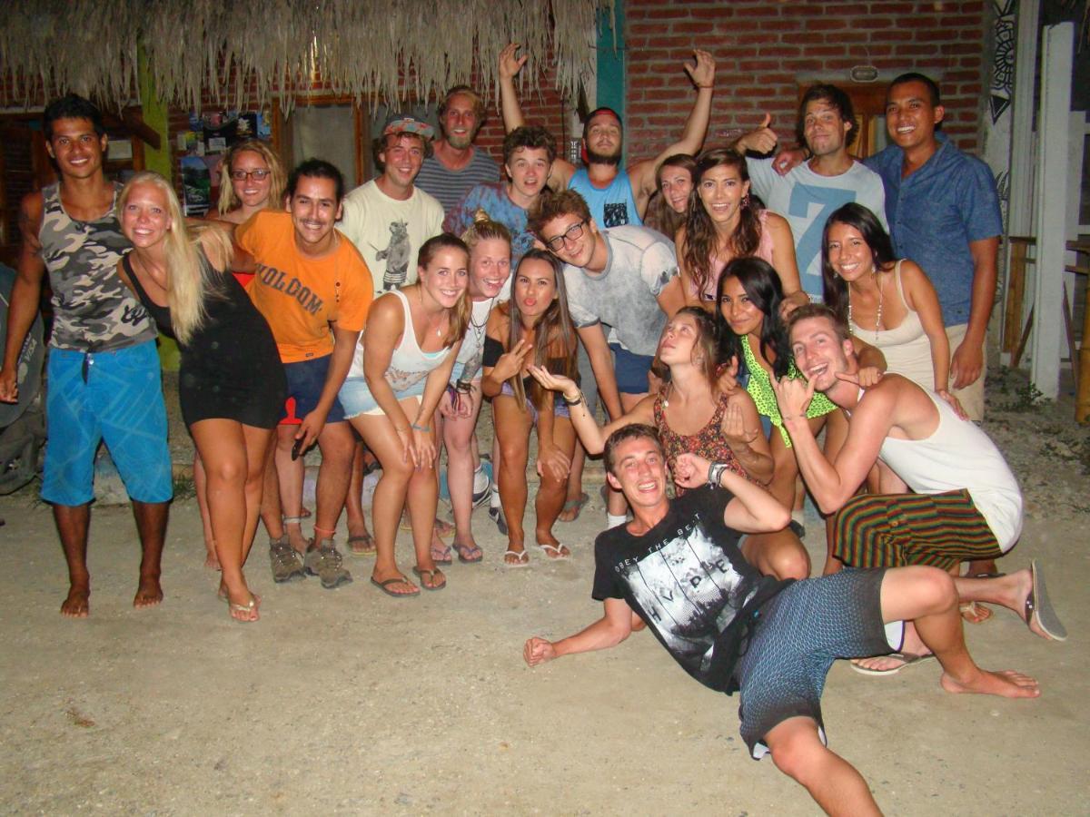 Auberge de jeunesse Iguana Beach House à Montañita Extérieur photo